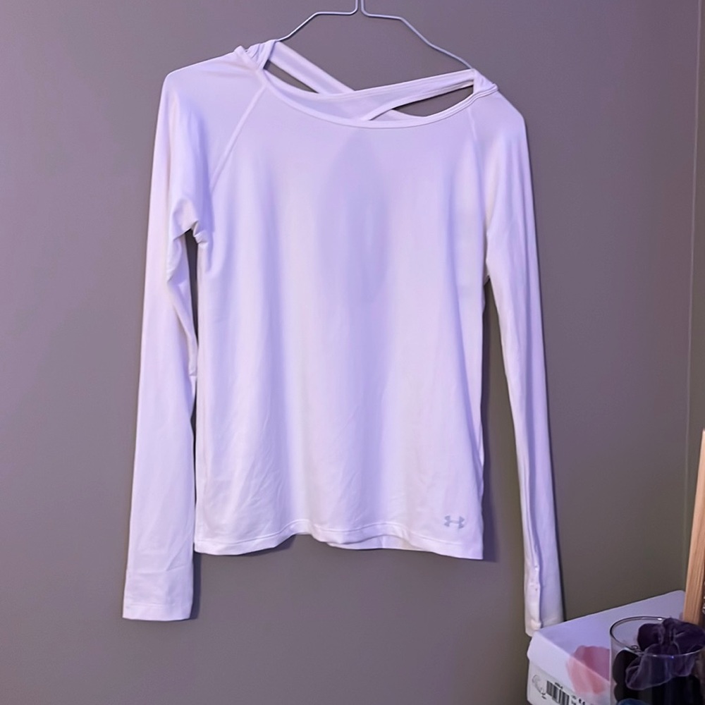 NWT under armour white long sleeve size xs athletic top with back cut outs